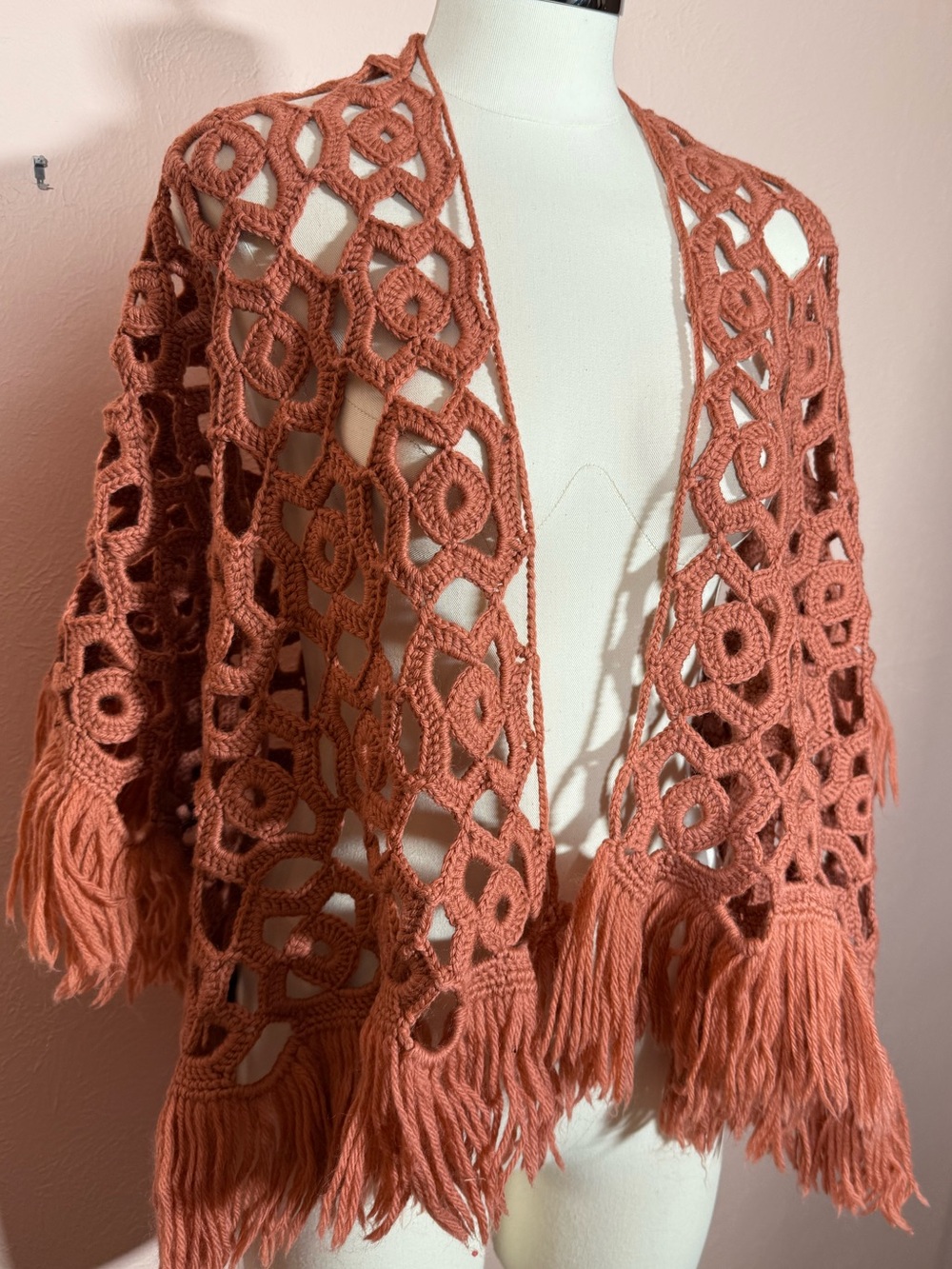Vintage Handcrafted terra-cotta pink
large flower crocheted piano shawl cape
